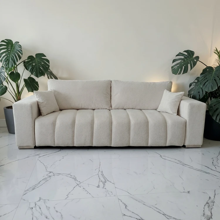 Sofa z funkcją spania CORA w beżowej tkaninie Cremona 02 - w minimalistycznym salonie